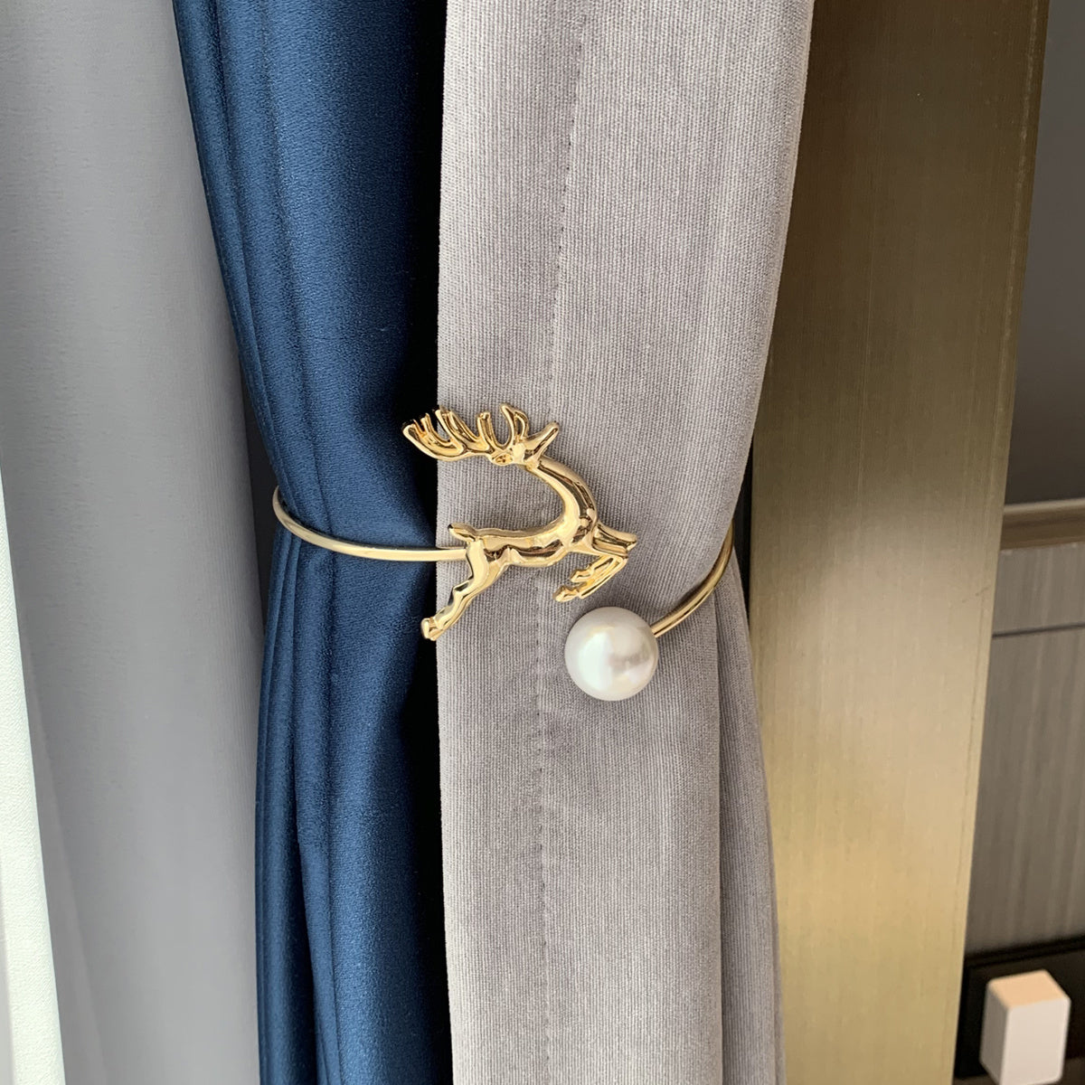 Fly Modern Curtain Buckle Decor