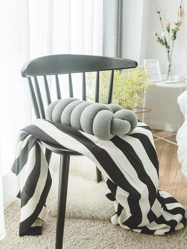 Knot Braid Seamless Pillow Decor