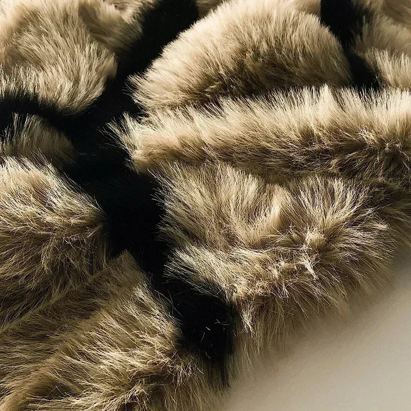Tigeris Lima Faux Blanket