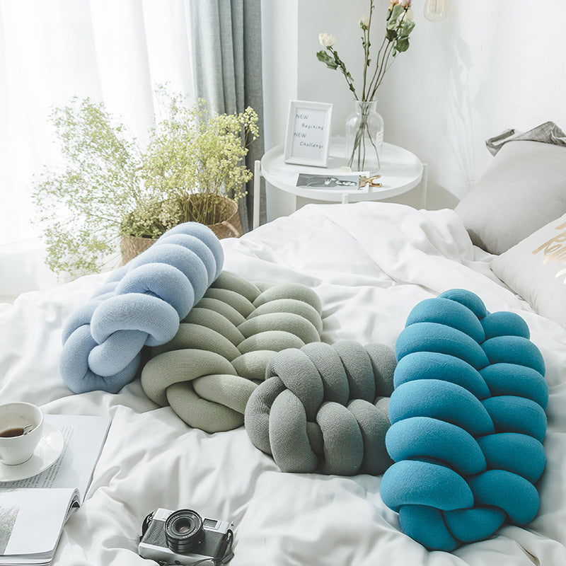 Knot Braid Seamless Pillow Decor